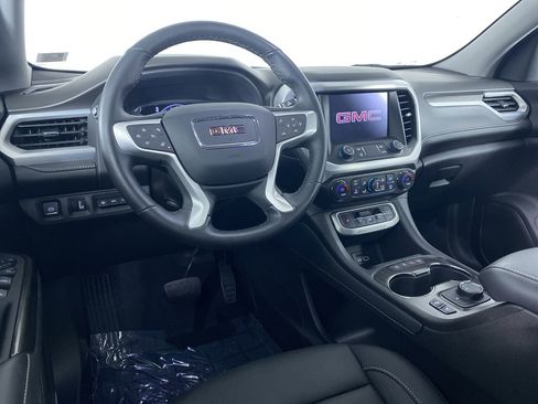 Certified 2023 GMC Acadia SLT w/ Technology Package image 2