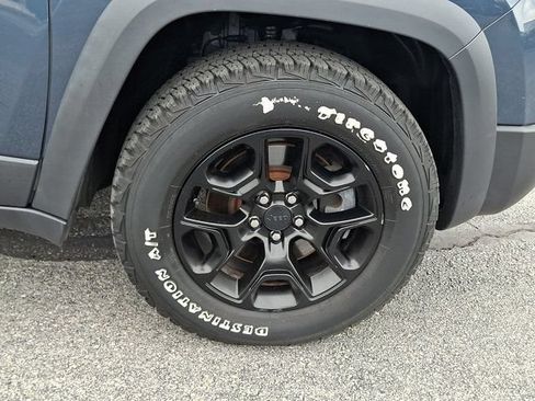 Used 2019 Jeep Cherokee Trailhawk w/ Comfort/Convenience Group AWD/4WD image 11