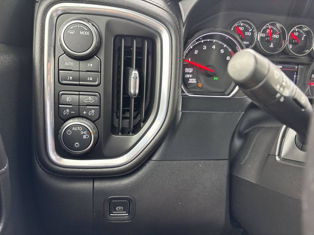 Used 2021 Chevrolet Silverado 1500 RST AWD/4WD image 33