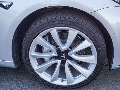 Used 2018 Tesla Model 3 Long Range image 10