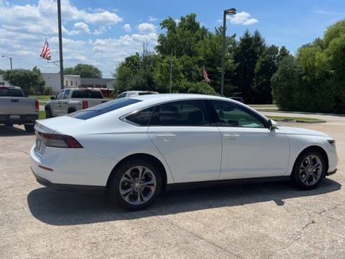 Used 2024 Honda Accord EX image 9