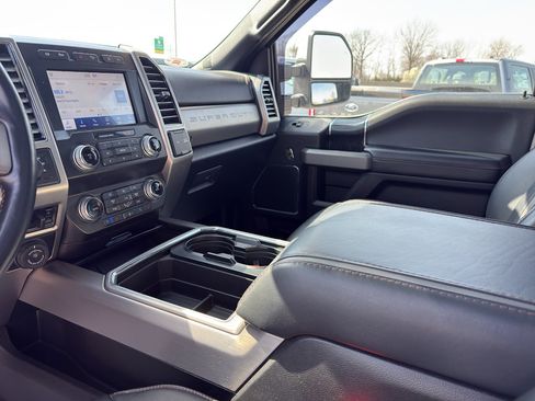 Used 2021 Ford F250 Platinum w/ FX4 Off-Road Package image 11