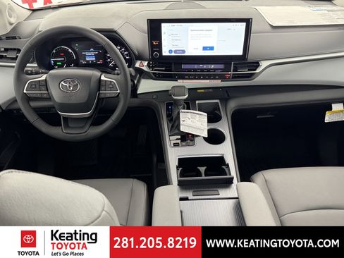 New 2026 Toyota Sienna XLE image 7