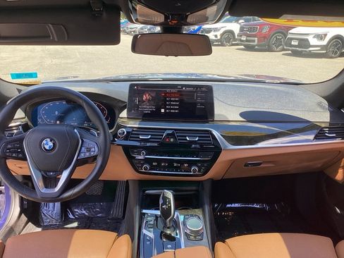 Used 2021 BMW 530i xDrive w/ Premium Package AWD/4WD image 16