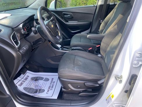 Used 2018 Chevrolet Trax LS image 14