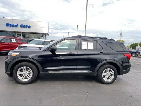 Certified 2022 Ford Explorer XLT w/ Equipment Group 202A image 8