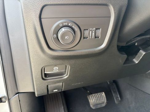 New 2025 Jeep Grand Cherokee L Limited image 16