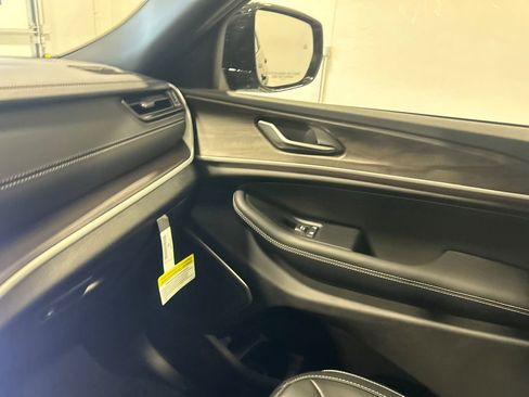 New 2026 Jeep Grand Cherokee L Limited image 26