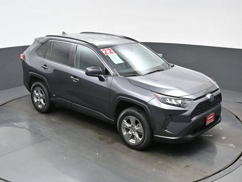 Used 2022 Toyota RAV4 LE AWD/4WD image 32