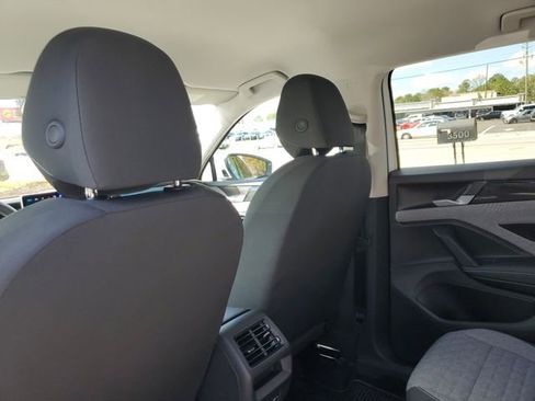 Used 2025 Volkswagen Tiguan S image 11