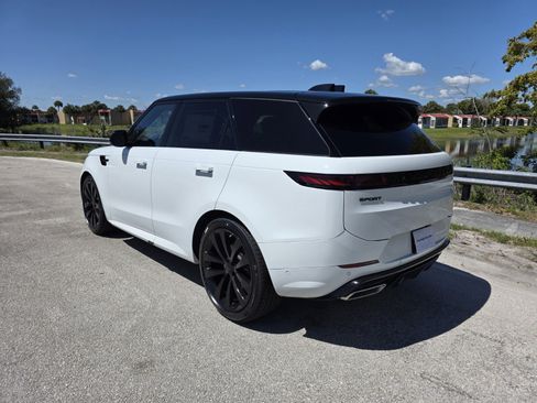 New 2026 Land Rover Range Rover Sport Dynamic SE AWD/4WD image 2