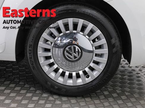 Used 2015 Volkswagen Beetle 1.8T FWD image 29
