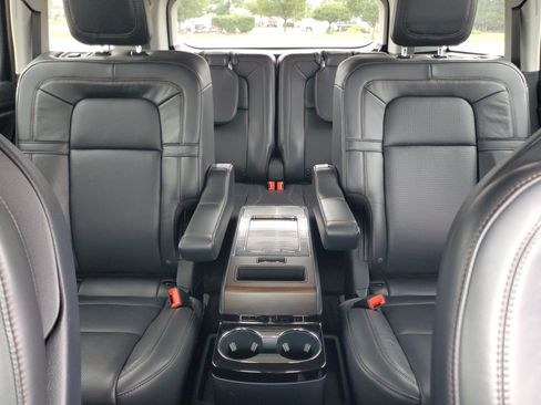 Certified 2025 Lincoln Aviator Reserve w/ Equipment Group 201A AWD/4WD image 19