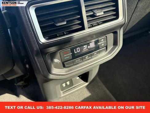 Used 2025 Volkswagen Atlas SE image 33