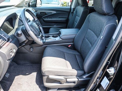 Certified 2025 Honda Ridgeline Sport image 8