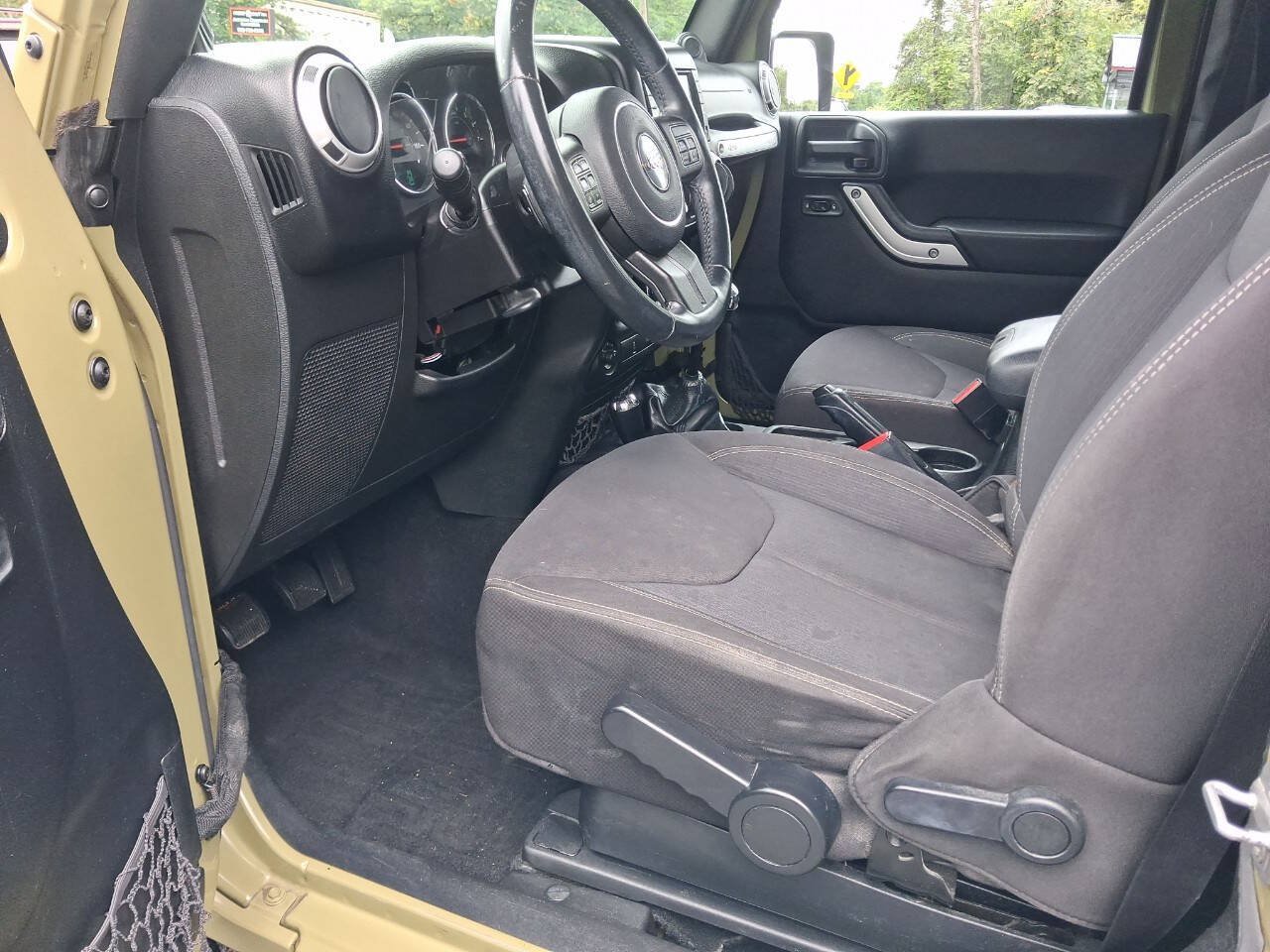 Used 2013 Jeep Wrangler Sahara w/ Connectivity Group AWD/4WD image 16