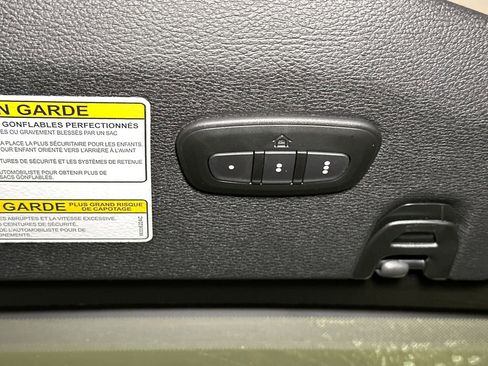 Used 2023 Jeep Wrangler Unlimited Sahara w/ Cold Weather Group image 30