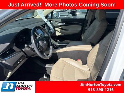 Used 2018 Buick Enclave Essence FWD image 8