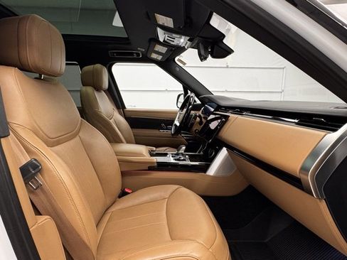 Used 2023 Land Rover Range Rover Long Wheelbase SE image 16