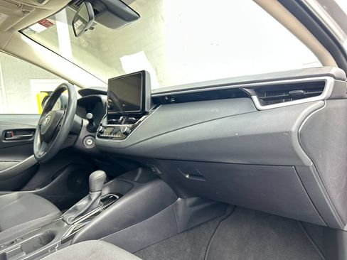 Used 2026 Toyota Corolla LE FWD image 15