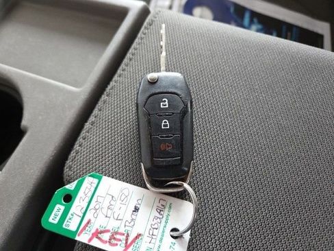 Used 2017 Ford F150 XLT w/ XTR Package image 8