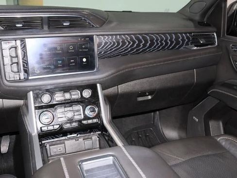 Used 2023 GMC Yukon XL Denali image 21