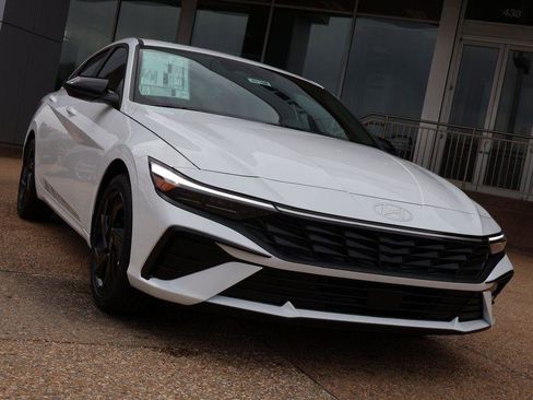 New 2026 Hyundai Elantra SEL Sport FWD image 7