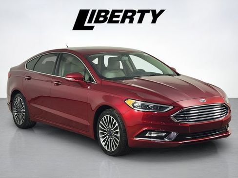 Used 2017 Ford Fusion SE w/ Fusion SE Technology Package FWD image 1