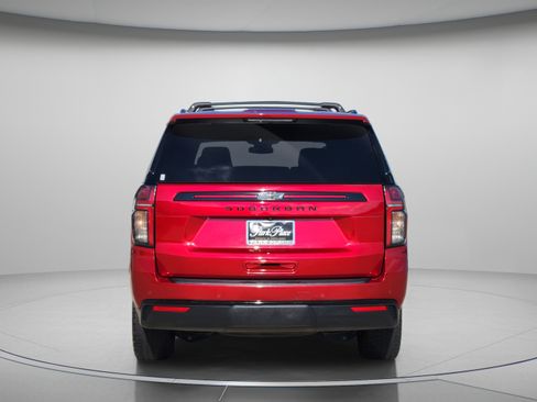 Used 2023 Chevrolet Suburban Z71 w/ Luxury Package AWD/4WD image 4