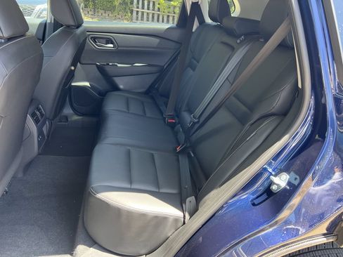 Certified 2026 Nissan Rogue SL FWD image 10