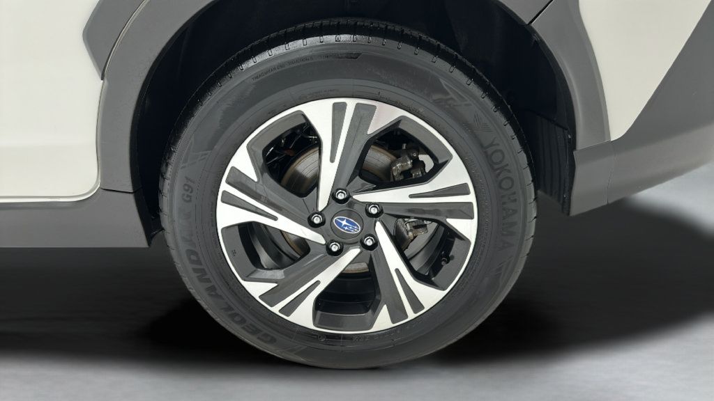Used 2025 Subaru Crosstrek 2.5i Premium AWD/4WD image 8