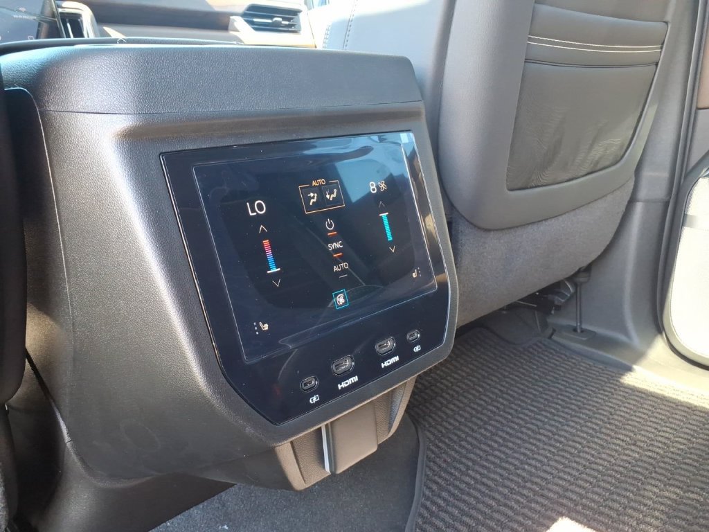 New 2027 GMC Yukon Denali Ultimate AWD/4WD image 18