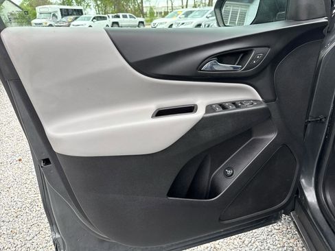 Used 2018 Chevrolet Equinox LT image 14
