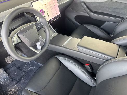 Used 2026 Tesla Model Y Long Range image 9