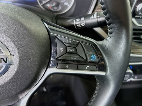 Certified 2019 Nissan Altima 2.0 Platinum FWD image 24