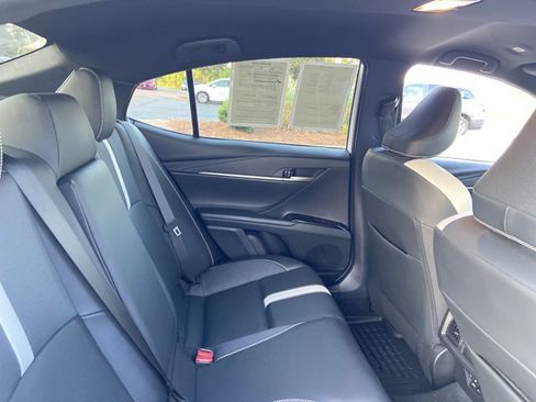 Used 2025 Toyota Camry SE FWD image 21