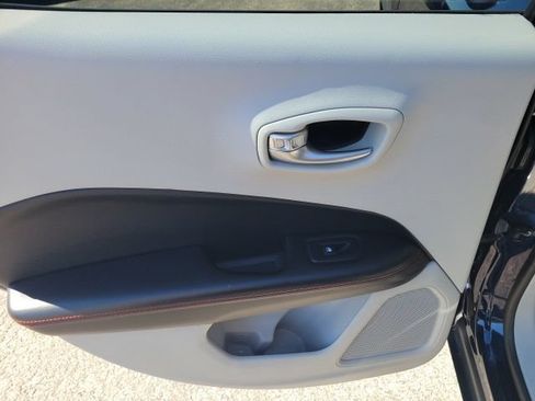 Used 2017 Jeep Compass Limited AWD/4WD image 30