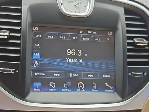 Used 2014 Chrysler 300 RWD image 16