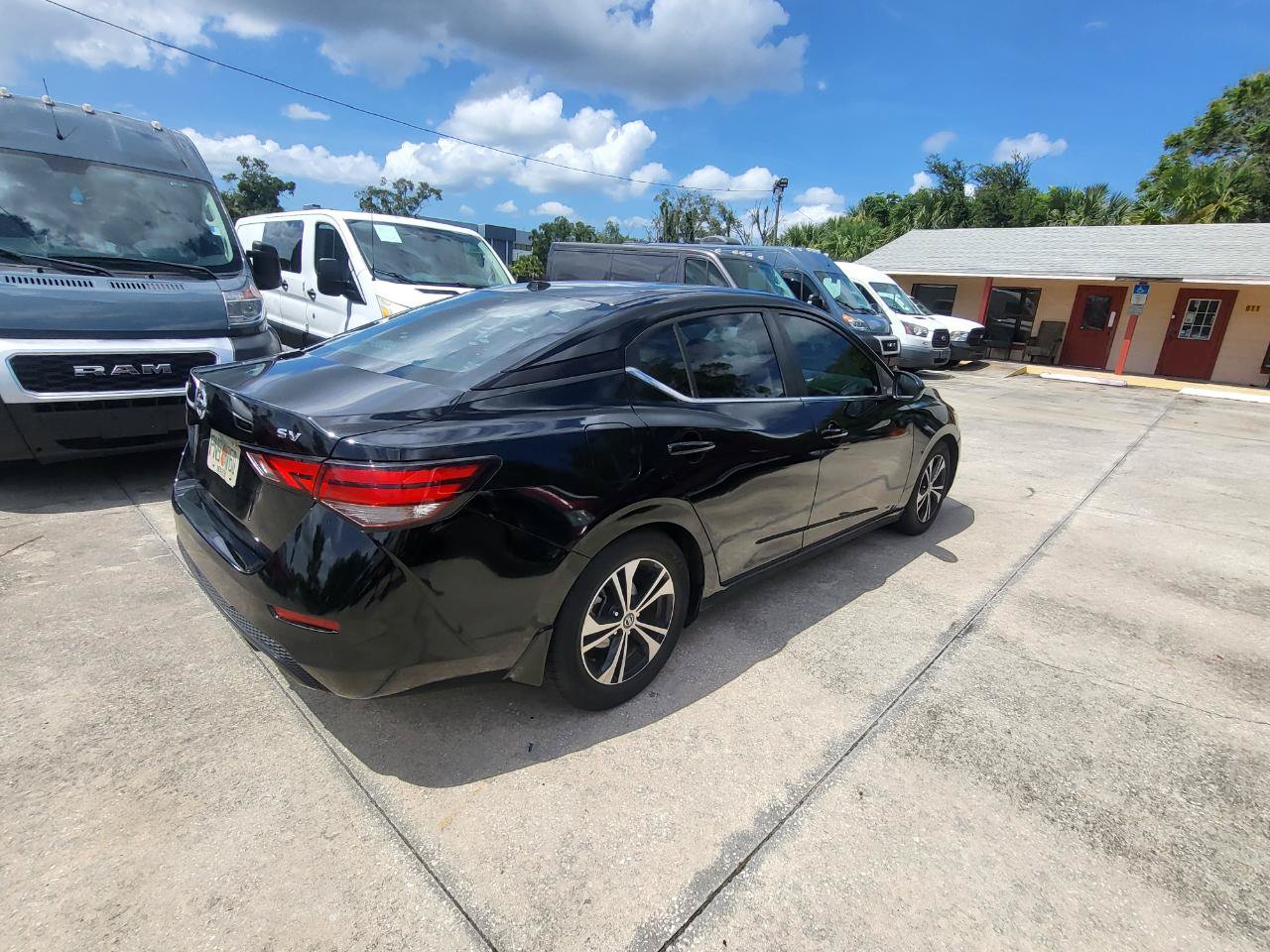 Used 2021 Nissan Sentra SV FWD image 8