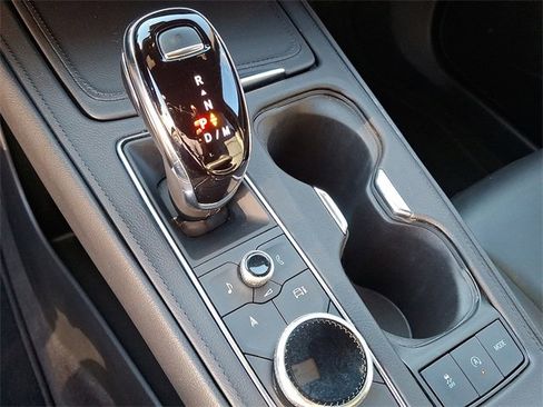 Used 2024 Cadillac XT4 Premium Luxury image 11