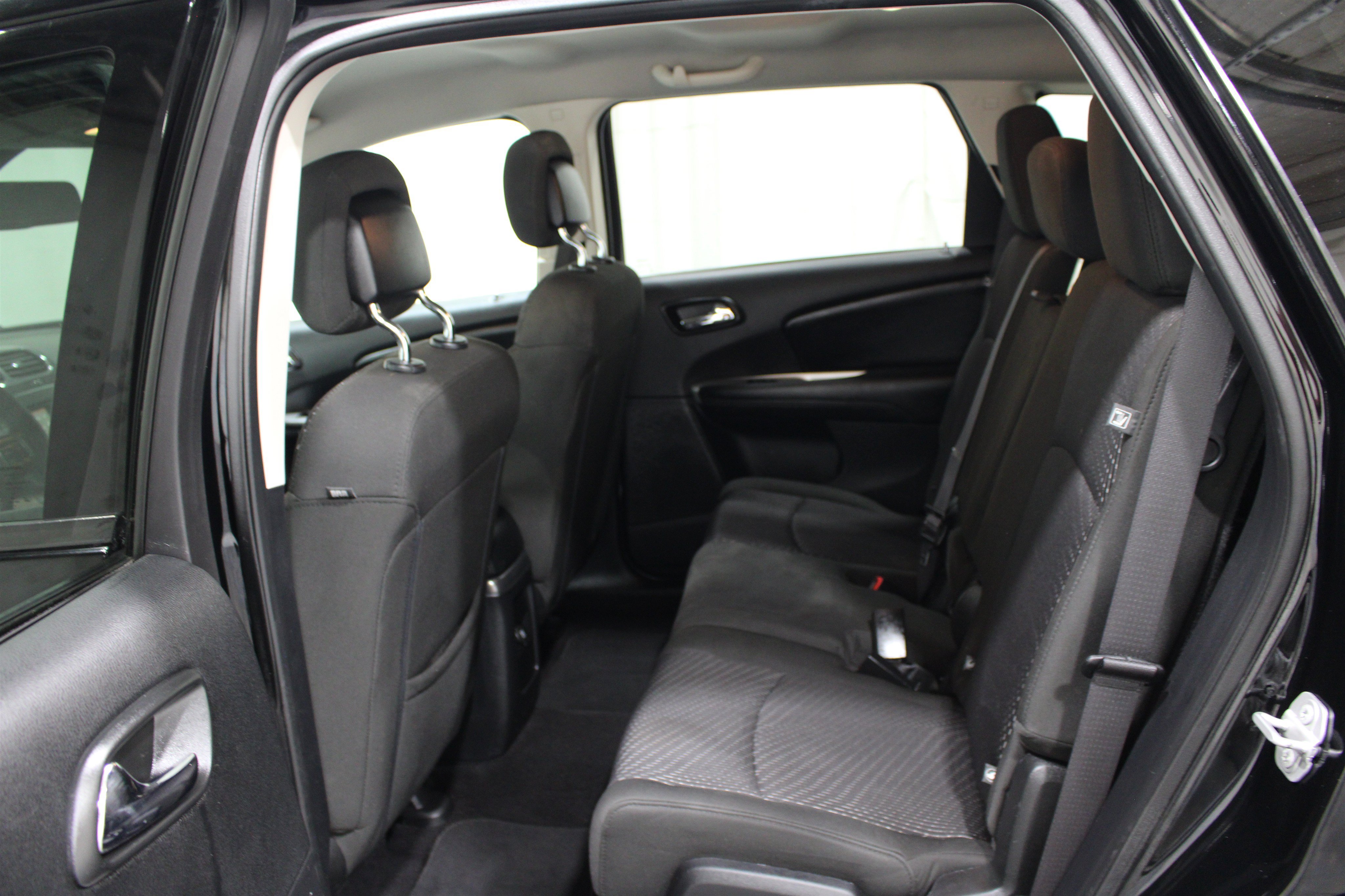 Used 2019 Dodge Journey SE FWD image 16