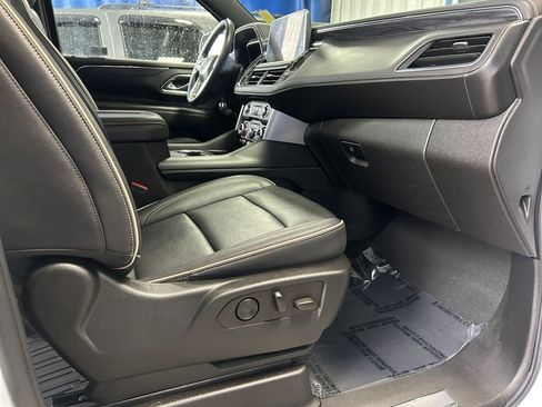 Used 2023 GMC Yukon XL SLT image 26