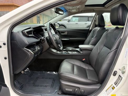 Used 2016 Toyota Avalon Touring FWD image 9