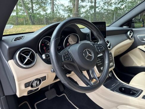 Used 2019 Mercedes-Benz CLA 250 4MATIC image 14