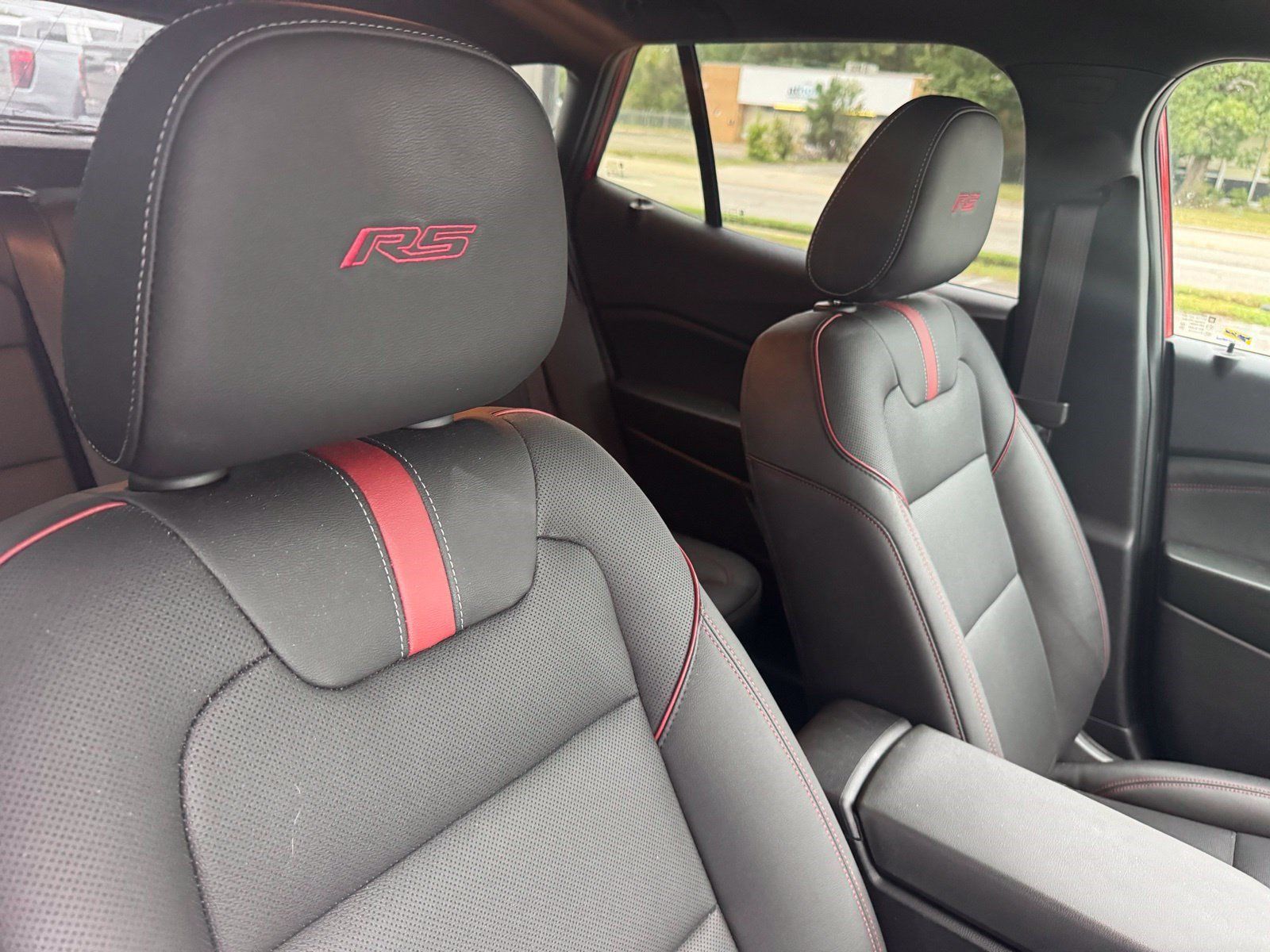 Used 2026 Chevrolet Trax RS w/ Sunroof Package FWD image 24