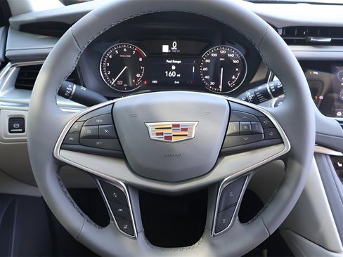 New 2025 Cadillac XT5 Premium Luxury image 19