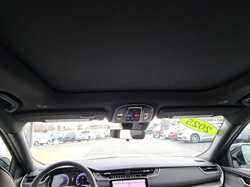 New 2025 Jeep Grand Cherokee Laredo image 22