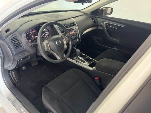 Used 2014 Nissan Altima 2.5 S FWD image 25