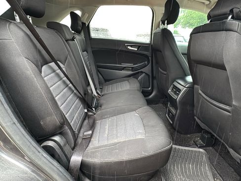 Used 2019 Ford Edge SE FWD image 25