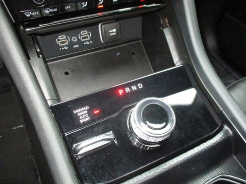 Used 2024 Jeep Grand Cherokee L Limited w/ Luxury Tech Group II image 30